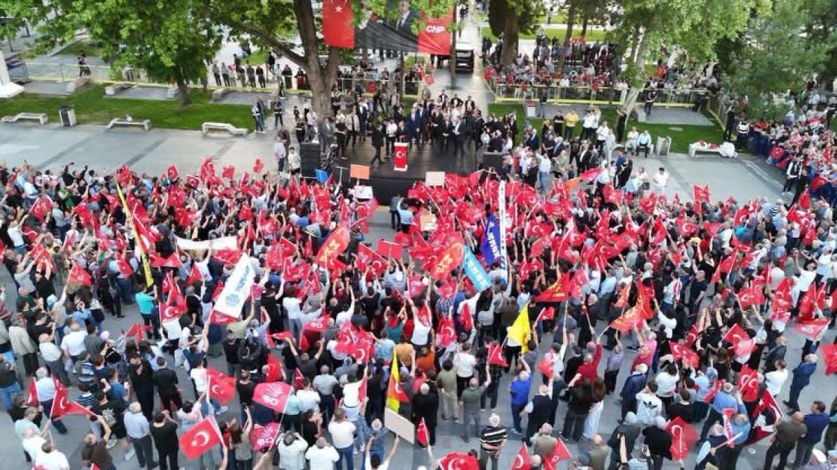 CHP Grup Başkanvekili,  Özgür Özel Erbaa'da Vatandaşlara Hitap Etti.