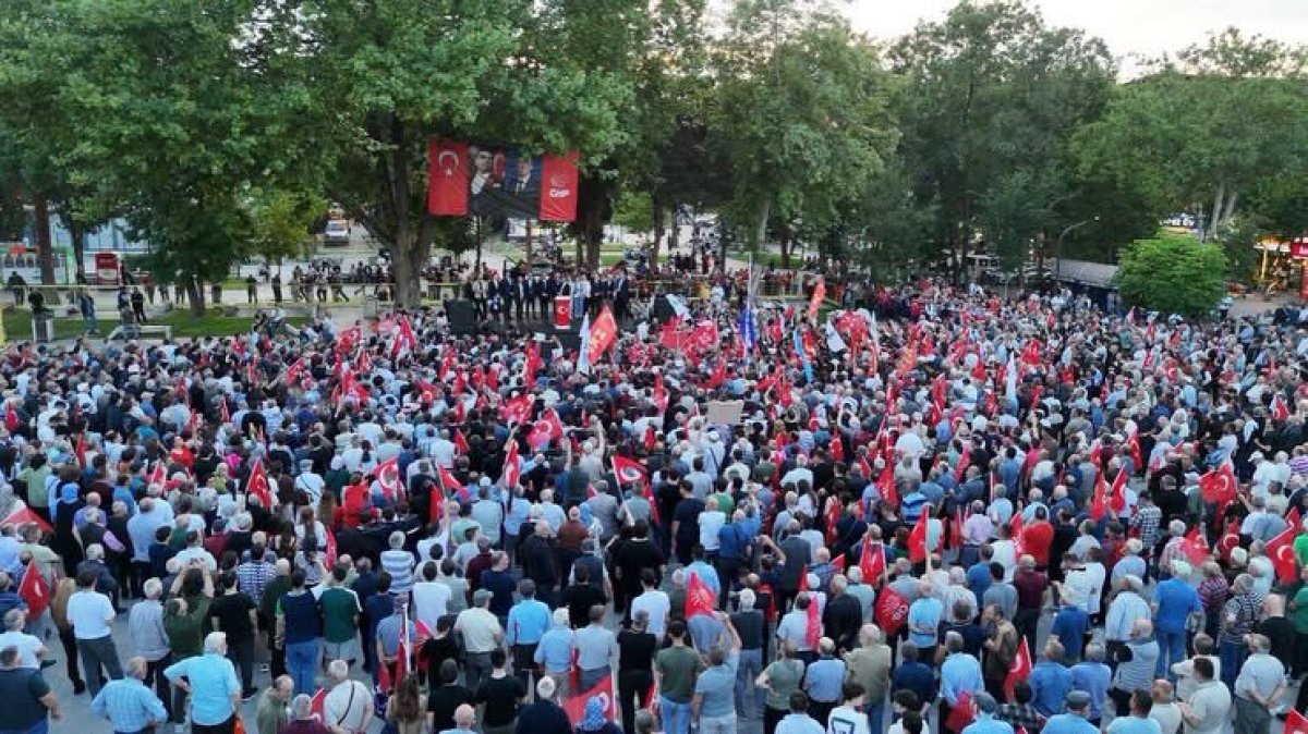 CHP Grup Başkanvekili,  Özgür Özel Erbaa'da Vatandaşlara Hitap Etti.