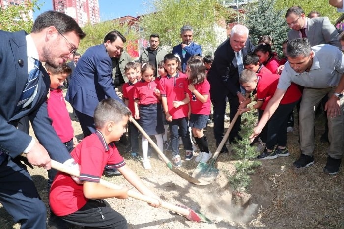 Vali Abdullah Köklü İlköğretim Haftası Açılış Programına Katıldı