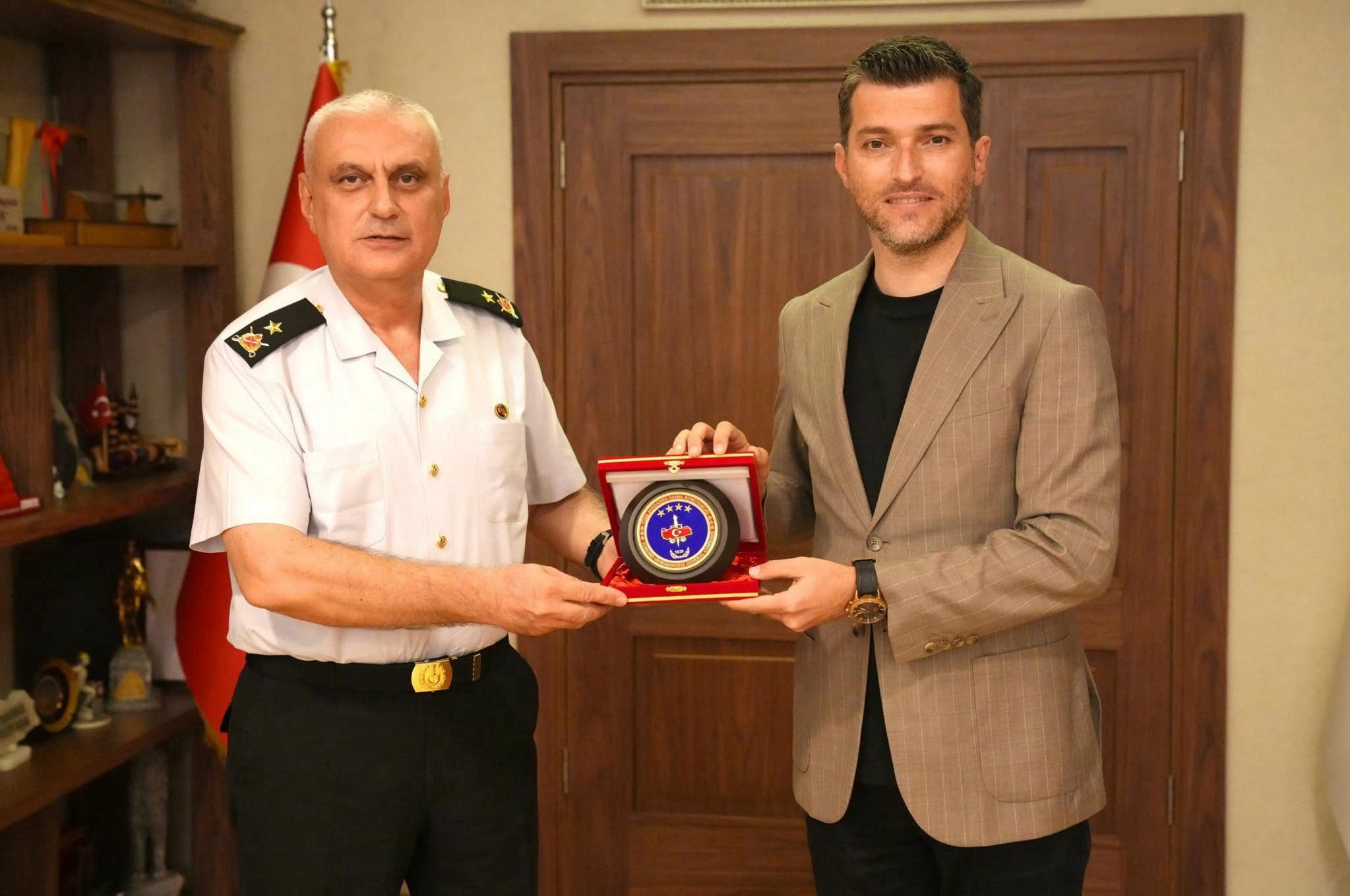 Erbaa’da Anlamlı Ziyaret: Tuğgeneral Ümit Kızılca’dan Başkan Karagöl’e Nezaket Ziyareti