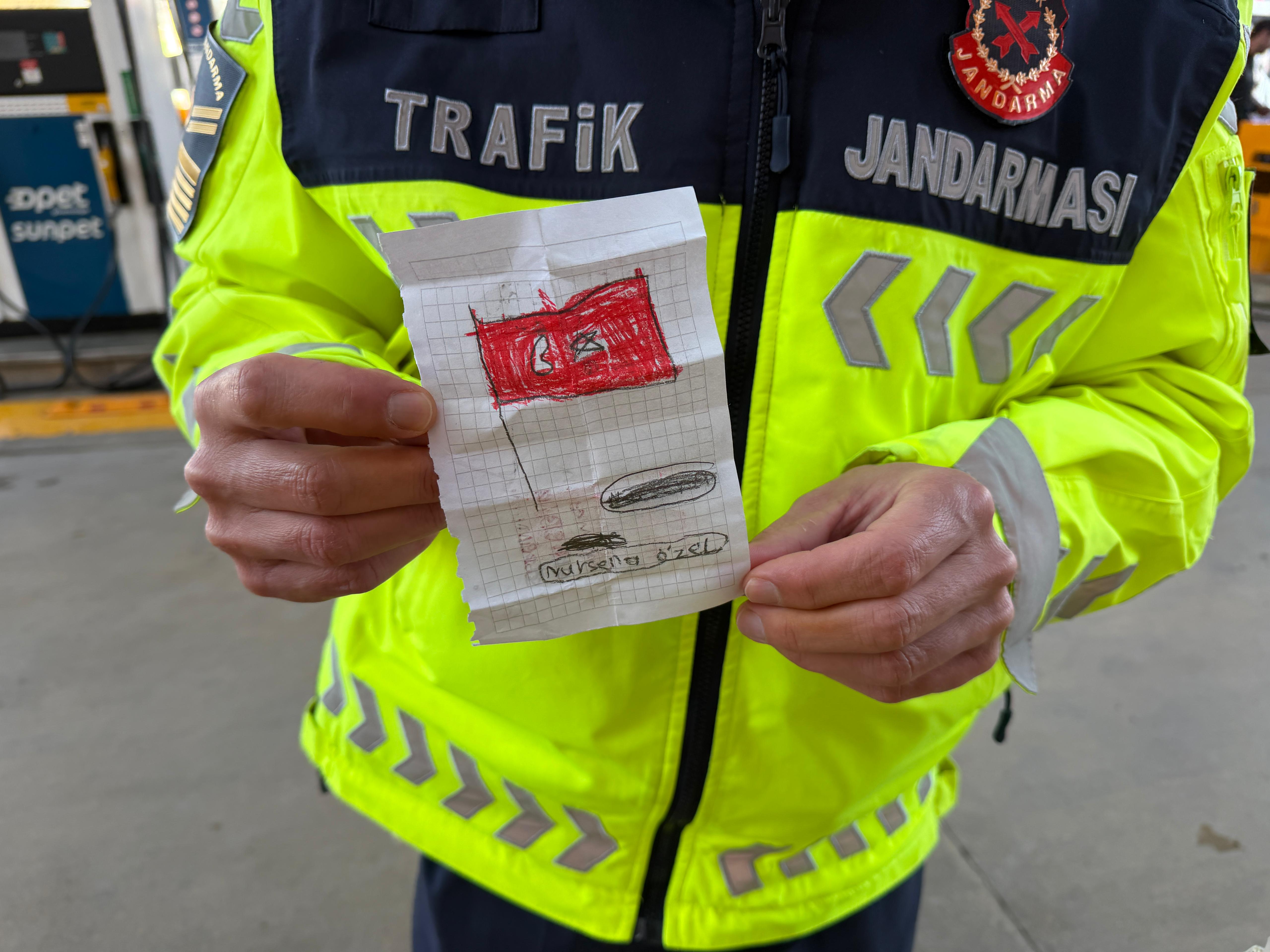 Minik Yüreklerden Büyük Mesaj: Jandarmaya Resimli Teşekkür